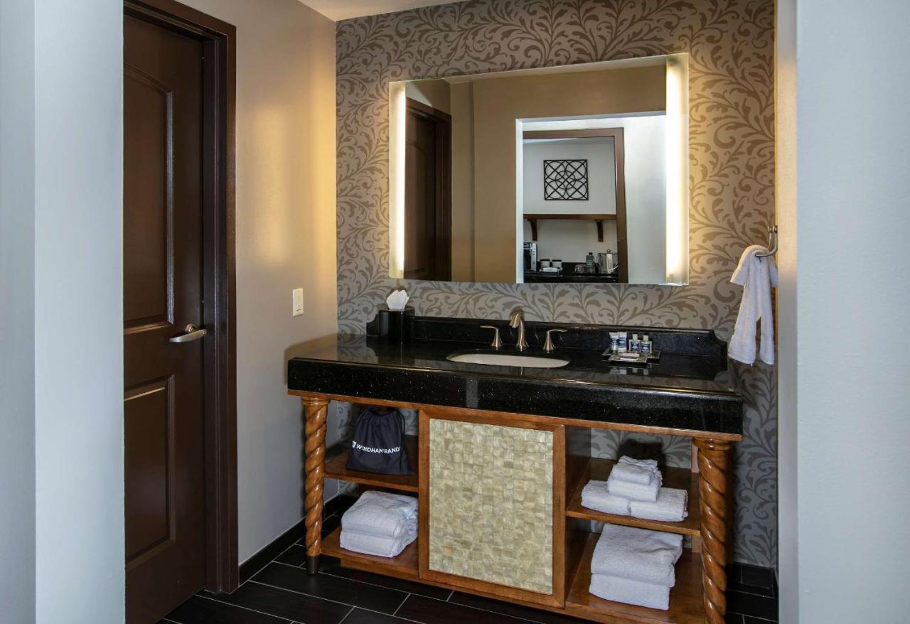 Suite King Parlor